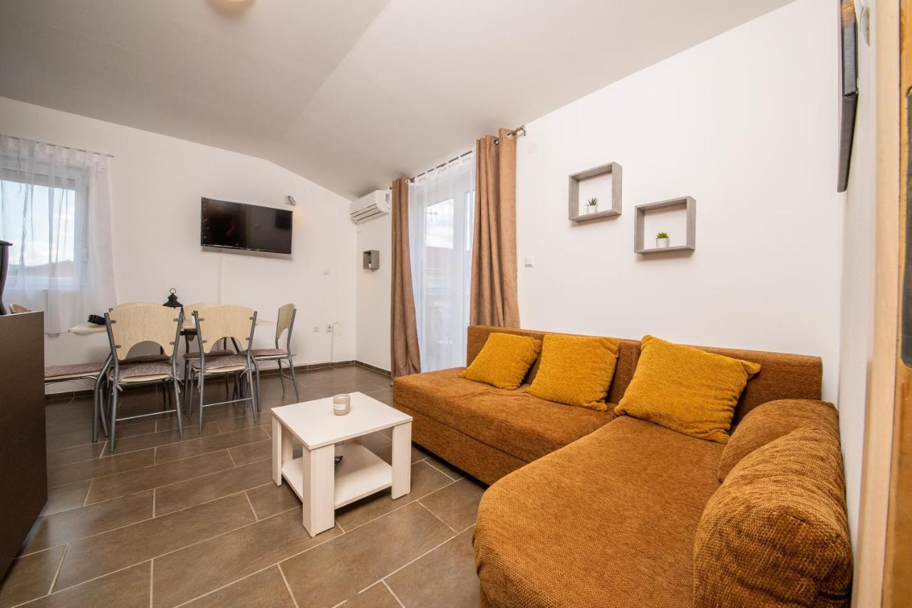 Apartmani Manita Paklenica Селине Екстериор снимка